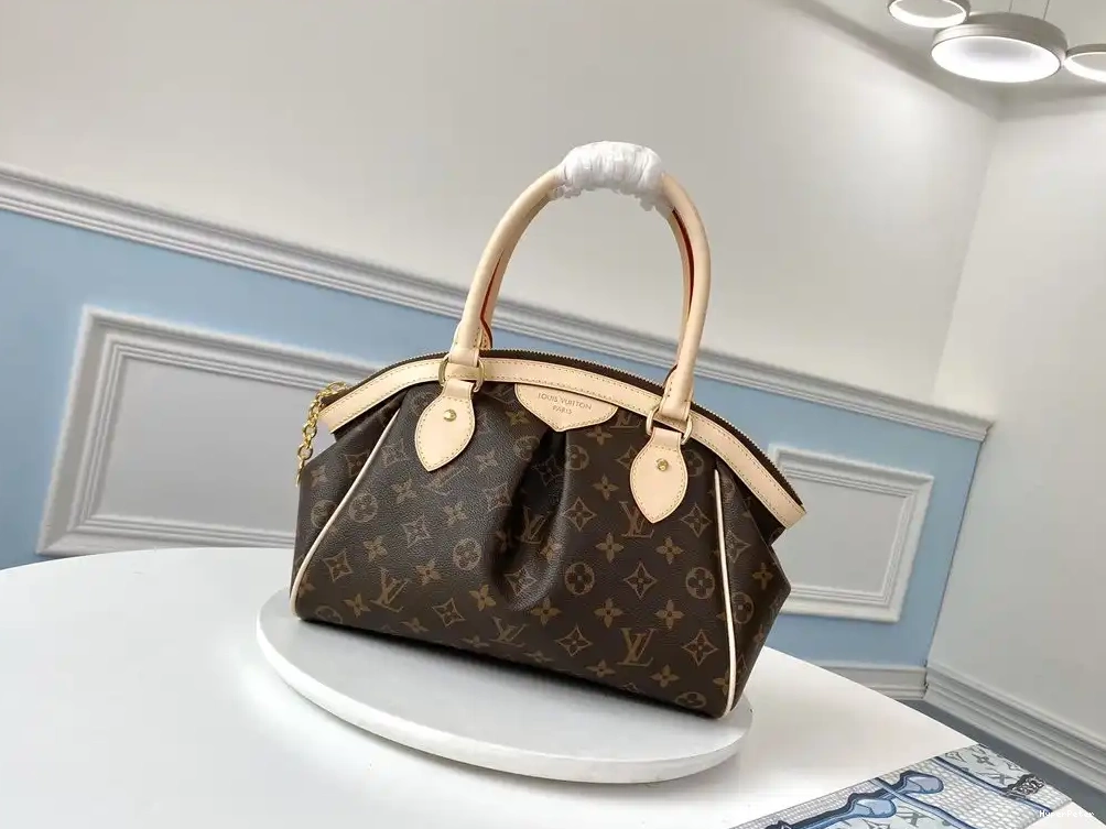 VUITTON TIVOLI LOUIS 0526